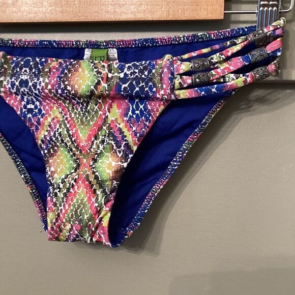 𝅺BECCA by Rebecca Virtue Multicolor Rainbow Python Bikini Bottom Size XS - Picture 4 of 7